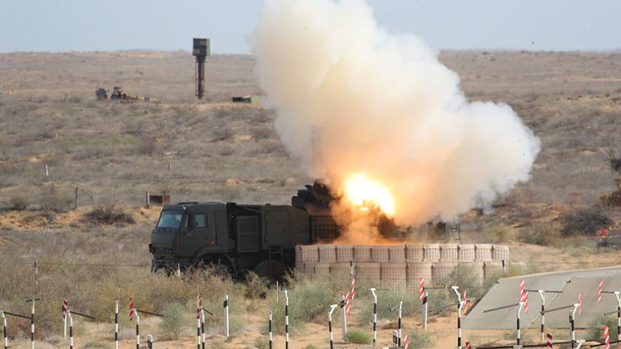 Ukraine mới đây đã sử dụng ATACMS để tấn công khu vực Bryansk của Nga. Hệ thống phòng không Nga, bao gồm S-400 và Pantsir, đã ngăn chặn phần lớn tên lửa nhưng vẫn có một số thiệt hại. Căng thẳng leo thang khi Nga nhận thấy các mục tiêu như sân bay, tuyến hậu cần và trung tâm chỉ huy của mình đang trở thành mục tiêu chính.