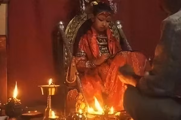 He lo gay soc cuoc doi bi tham cua 'thanh nu' An Do