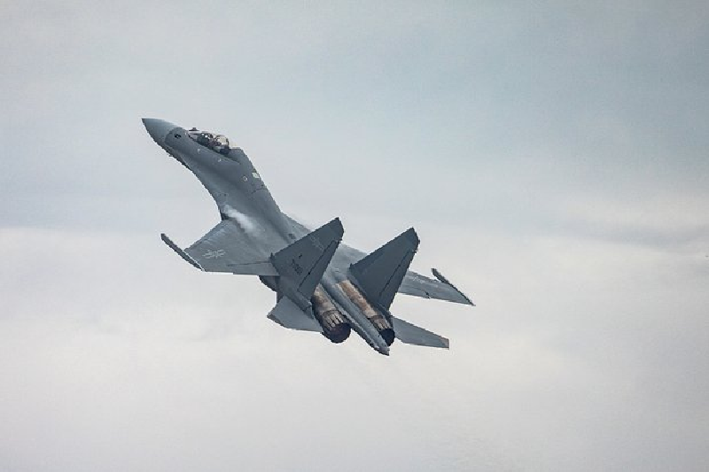 Họ cho biết, vào đêm 5-6/12, một nhóm tàu không người lái của SBU mang tên Sea Baby đã tham gia giao tranh với trực thăng, máy bay và tàu tuần tra “Raptor” của Nga. Ảnh: RIA Novosti.