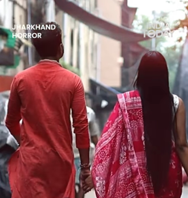 Vào ngày định mệnh, khi cả hai đến quê hương của gã trai, Bhengra đã dụ dỗ bạn gái Kumari vào khu rừng gần nhà. Tại đây, hắn ta đã thực hiện hành vi cưỡng bức, sau đó dùng chính chiếc khăn của Kumari để siết cổ cô đến chết.