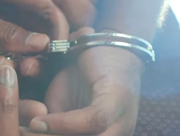 Theo điều tra ban đầu của cảnh sát, Bhengra và Kumari đã có mối quan hệ tình cảm kéo dài nhiều năm. Tuy nhiên, ẩn giấu sau vẻ ngoài bình thường là một bí mật động trời, gã trai Bhengra đã bí mật kết hôn với một người phụ nữ khác mà không hề báo cho Kumari biết.