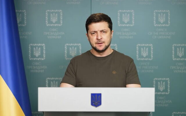 Zelensky cũng đã có nhiều bài phát biểu nổi bật trước các quốc hội nước ngoài. Tuy nhiên, bài phát biểu trước Quốc hội Israel vào tháng 3/2022 lại được coi là một trong những bài phát biểu yếu kém nhất của ông về mặt chính sách đối ngoại, mặc dù ông là người gốc Do Thái và gia đình ông từng là nạn nhân của Holocaust.