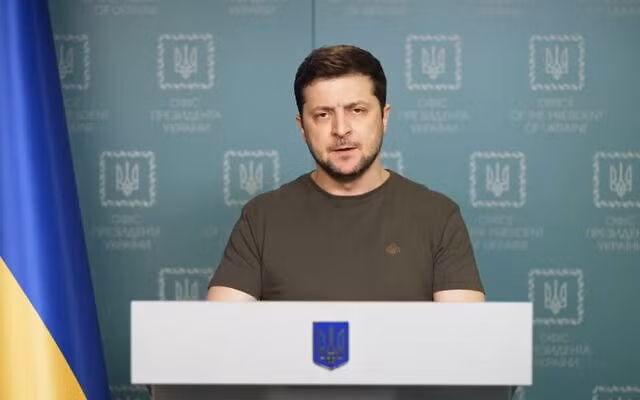 Zelensky cũng đã có nhiều bài phát biểu nổi bật trước các quốc hội nước ngoài. Tuy nhiên, bài phát biểu trước Quốc hội Israel vào tháng 3/2022 lại được coi là một trong những bài phát biểu yếu kém nhất của ông về mặt chính sách đối ngoại, mặc dù ông là người gốc Do Thái và gia đình ông từng là nạn nhân của Holocaust.