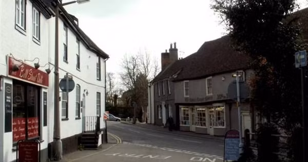 Virginia thậm chí còn rút trộm trợ cấp của bố mẹ suốt 4 năm, mãi đến tháng 9/2023 mới bị cảnh sát bắt giữ. Hiện tại, Virginia đã bị Tòa án Hoàng gia Chelmsford kết án tù chung thân và phải thụ án ít nhất 36 năm.