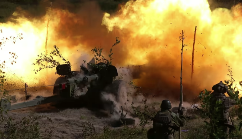 Theo RBC-Ukraine, ông Viktor Tregubov, người phát ngôn của nhóm tác chiến-chiến lược “Khortytsia”, cho biết lực lượng Nga vẫn không từ bỏ ý định tiến vào Pokrovsk, tuy nhiên, hiện tại chưa có giao tranh nào xảy ra trong thành phố và khu vực lân cận. Ảnh: UP.