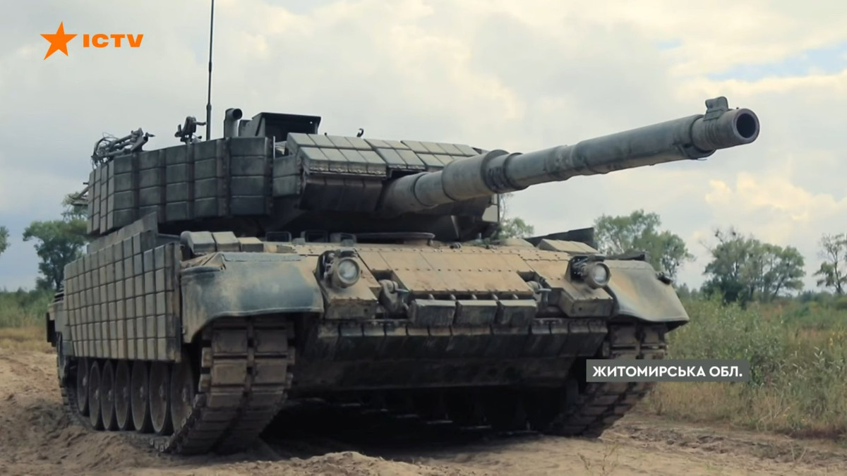 Tuy nhiên, sự cải tiến này cũng làm tăng đáng kể trọng lượng, ảnh hưởng đến khả năng cơ động của Leopard 1A5 và khiến xe tăng dễ bị tấn công hơn khi hoạt động trên chiến trường. Ảnh: Reddit.