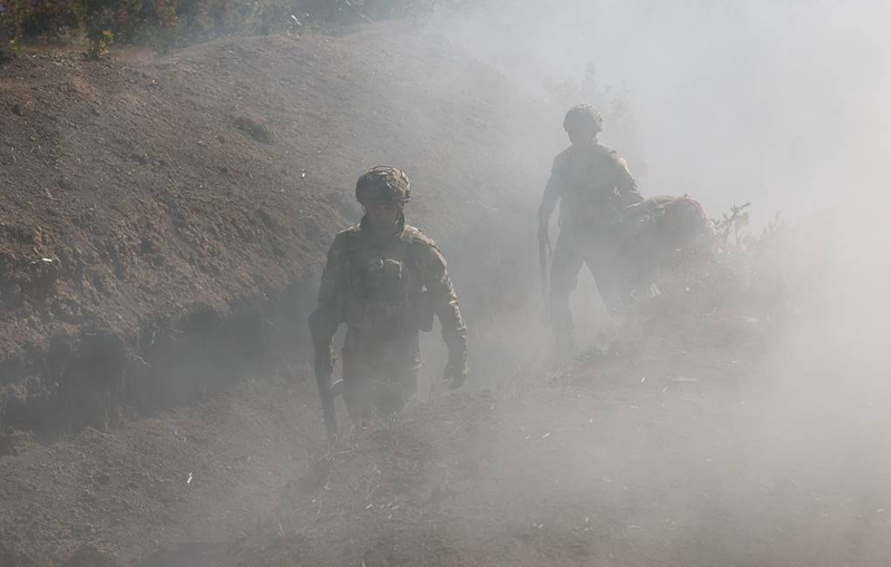 Nếu Nga chiếm được nơi này, họ có thể sử dụng mạng lưới đường bộ thuận lợi để nhanh chóng mở rộng tấn công xung quanh, thậm chí có thể tiến sâu vào phía sau toàn bộ tuyến tiền tuyến của Quân đội Ukraine tại Kharkiv, dẫn đến sự sụp đổ hoàn toàn của chiến trường Kharkiv. Ảnh: TASS.