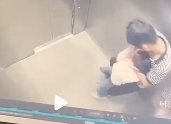 Đáng nói, trong khi gia đình bé gái đang chịu nỗi đau và tổn thương tinh thần từ sự việc, điều khiến họ bức xúc hơn cả là thái độ thờ ơ, vô cảm từ phía gia đình thiếu niên. Mẹ của bé gái chia sẻ: "Gia đình đối phương không có lời xin lỗi, không chút hối lỗi hay động thái bồi thường". Thậm chí, gia đình thiếu niên còn tỏ thái độ bất hợp tác, lảng tránh trách nhiệm, khiến gia đình nạn nhân càng thêm phần phẫn nộ.