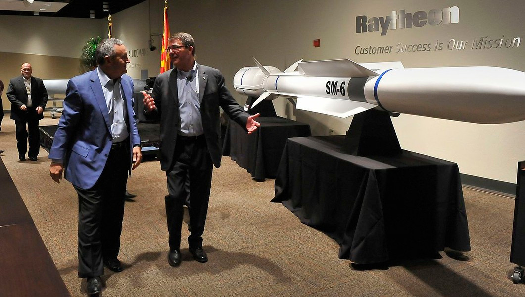 Thông số kỹ thuật của tên lửa SM-6 cực kỳ ấn tượng khi có thể vươn tới cự ly 240 km, tốc độ hành trình Mach 3,5 (trên 4.000 km/h), mang theo đầu đạn nổ phá mảnh nặng 64 kg đi kèm đầu dò radar chủ động cực nhạy.