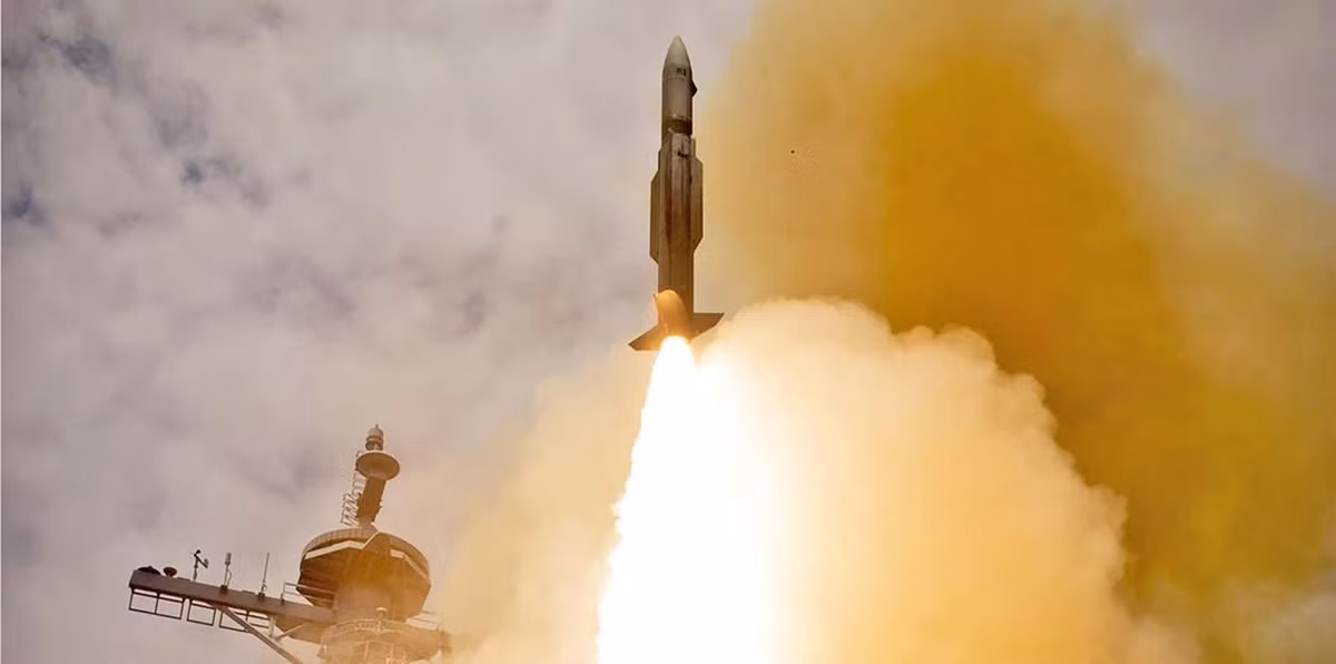 Bộ trưởng Australia ca ngợi SM-6 và SM-2 Block IIIC là "những tên lửa hàng đầu thế giới", nhấn mạnh chúng sẽ giúp Australia răn đe đối thủ, bảo vệ người dân và lợi ích quốc gia.