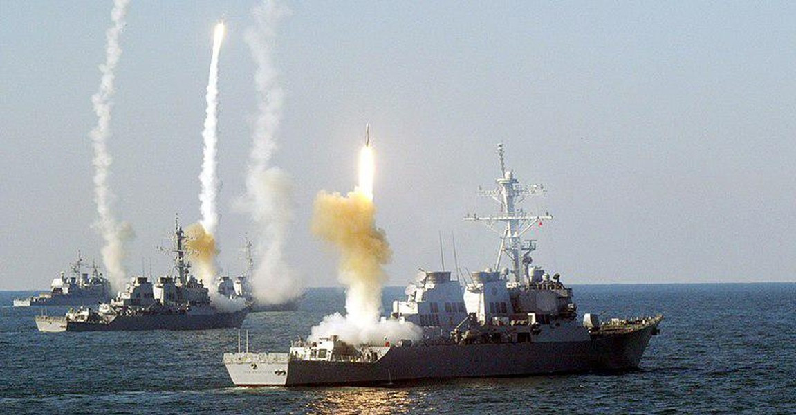 Tập đoàn quốc phòng Raytheon từng nâng cấp phần mềm của SM-6 để bổ sung năng lực đối phó các mối đe dọa từ tên lửa đạn đạo tầm trung, đồng thời phát triển khả năng đánh chặn vũ khí siêu vượt âm. 