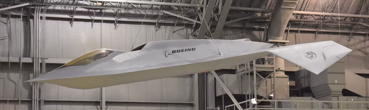 Với sải cánh chỉ 7m và khả năng điều khiển hạn chế, YF-118G không được thiết kế để sản xuất hàng loạt, mà chỉ đóng vai trò như một nguyên mẫu thử nghiệm.