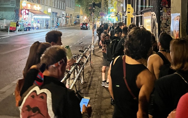 Cơ quan điều tra cần tiến hành một cuộc điều tra công bằng và toàn diện, đảm bảo quyền lợi của tất cả các bên liên quan, đồng thời tránh những định kiến và sự phán xét thiếu căn cứ.