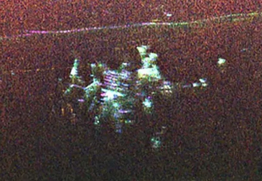 Căn cứ này từng là nơi sinh sống của khoảng 200 quân nhân và được cung cấp năng lượng bởi một lò phản ứng hạt nhân và bị bỏ hoang vào năm 1967.