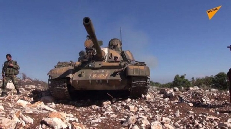 Đặc biệt, ở một số ngôi làng xa xôi, quân đội chính phủ thậm chí rơi vào tình trạng “vừa nghe tiếng súng đã tháo chạy”, điều này không chỉ khiến Nga gặp khó khăn trong việc hỗ trợ trên chiến trường mà còn dẫn đến việc Quân đội Nga nhiều lần bị phục kích nghiêm trọng. Ảnh: Sputnik.