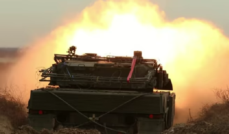 ISW phỏng đoán rằng mục tiêu của quân Nga có thể là tạo điều kiện thuận lợi để tấn công về phía tây của Novovasylivka, nhằm tiến tới ranh giới hành chính giữa vùng Donetsk và vùng Dnipropetrovsk. Quân Nga có thể đã thay đổi mục tiêu chiến đấu tổng thể từ chiếm giữ các thành phố quan trọng sang chiếm đất quy mô lớn. Ảnh: Bộ Quốc phòng Ukraine.