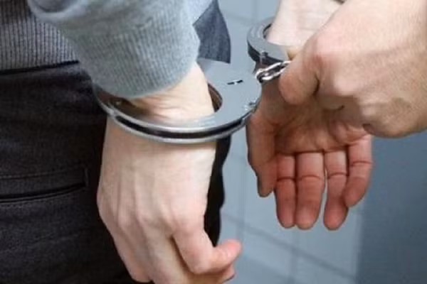 Jamlong hiện đang chờ ngày ra tòa để nhận bản án cho hành vi của mình, kết thúc 17 năm sống trong bóng tối của sợ hãi và ám ảnh. Vụ án này không chỉ là lời nhắc nhở về hậu quả của hành động bạo lực mà còn là minh chứng rõ ràng cho câu nói "nghiệp báo không chừa một ai".