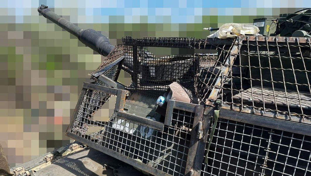 Tuy nhiên, Kontakt-1 cũng có những giới hạn nhất định. Mặc dù hiệu quả trong việc ngăn chặn đạn tích điện hình dạng, loại giáp này không thể bảo vệ xe tăng khỏi đạn động năng APFSDS – loại đạn có khả năng xuyên phá mà không kích nổ giáp.