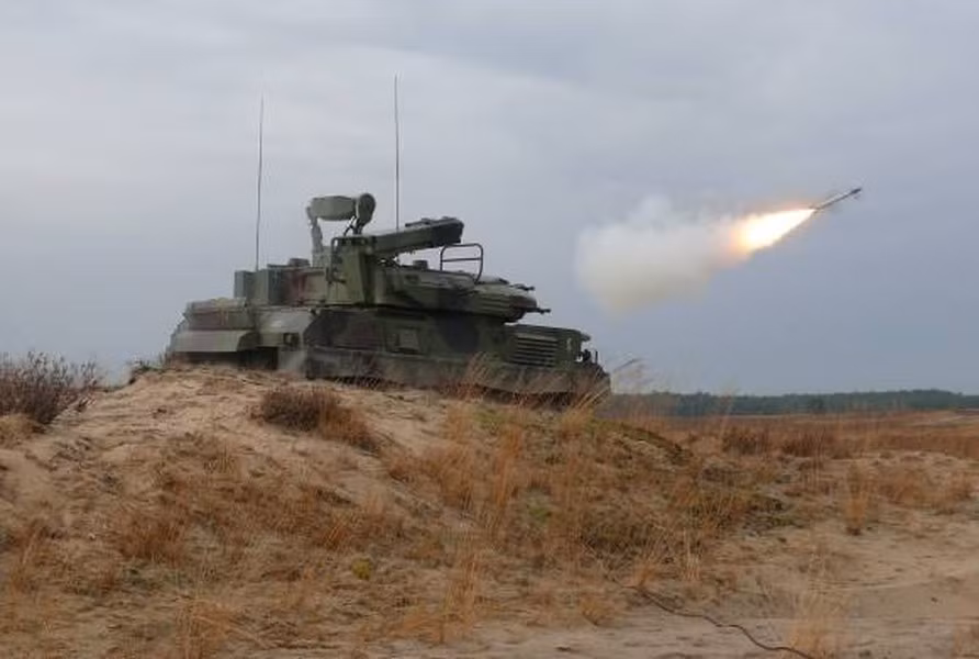 Hiện nay nhiều gói nâng cấp cho Shilka đã được giới thiệu, trong đó phổ biến nhất là thay radar bằng trạm trinh sát quang điện tử, tích hợp tên lửa phòng không loại vác vai và gia cố thêm giáp nhằm chống lại những cuộc tấn công từ UAV cỡ nhỏ.
