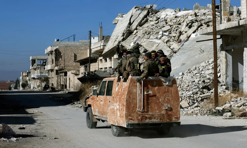 Việc mất căn cứ này có ý nghĩa chiến lược lớn và nay khi rơi vào tay phiến quân, những máy bay và cơ sở hạ tầng hàng không tại đây có thể được sử dụng để đối phó với liên quân Nga-Syria trong tương lai. Ảnh: Guardian.