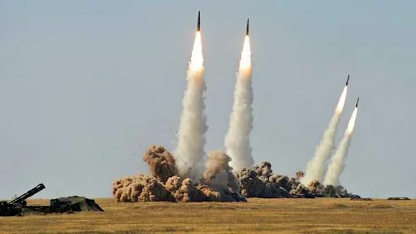 Các quan sát viên quốc tế đang theo dõi sát sao tình hình, dự đoán rằng Nga khó có thể dừng lại sau các cuộc tấn công ban đầu. Ảnh: UNN.