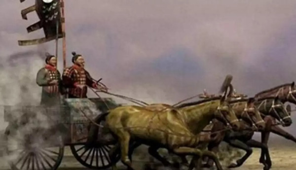 Hơn thế nữa, Hoa Nguyên còn cười nhạo Dương Châm trước mặt mọi người, nói anh không xứng đáng hưởng thụ như các binh sĩ, coi thường vẻ ngoài chất phác và phong thái thô lỗ của anh. Trong lòng, Dương Châm tuy oán hận nhưng im lặng chịu đựng, lòng nuôi quyết tâm sẽ khiến Hoa Nguyên phải trả giá cho sự kiêu ngạo này.