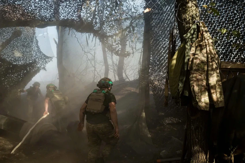 Tại khu vực Kursk, ở nhiều nơi trên tiền tuyến đang diễn ra những trận chiến ác liệt và căng thẳng. Theo hãng tin RIA Novosti, một sĩ quan có biệt danh “Ladya” đã mô tả những thách thức mà Quân đội Nga đang phải đối mặt tại Kursk. Ảnh: Getty Images.