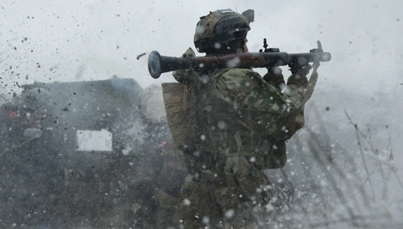 Mọi động thái của Quân đội Ukraine không phải là ngẫu nhiên, rõ ràng họ đang chuẩn bị cho một điều gì đó. Rất có thể họ đang chờ đợi thời điểm mặt đất đóng băng, khi mùa bùn lầy hoàn toàn kết thúc, để phát động một cuộc tấn công quy mô lớn. Ảnh: Bộ Quốc phòng Ukraine.