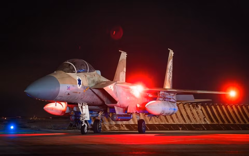 Báo chí Nga nhận định, thất bại của hệ thống phòng không Iran với những tổ hợp S-300PMU-2 tầm xa rõ ràng liên quan đến việc họ không tuân thủ nguyên tắc phân tán radar trên mặt đất nhằm hạn chế "điểm mù".