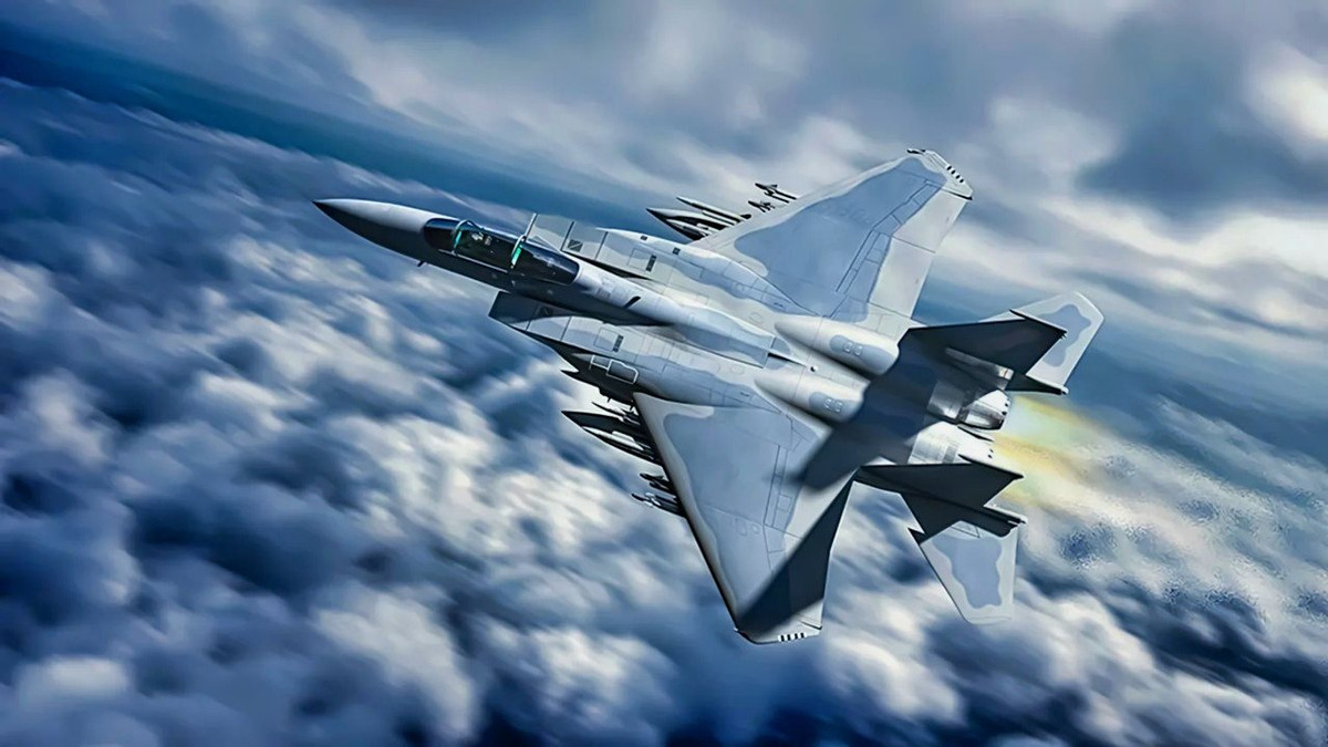 Theo tạp chí Air &amp; Space Forces, trước đó, Không quân Mỹ đã tính đến việc mua tới 200 chiếc Eagle II nhưng sau đó đã cắt giảm số lượng. Dự toán ban đầu cho mỗi chiếc F-15EX đa nhiệm là 80 triệu USD - mức giá này ngay từ đầu đã không hề rẻ, vì nó tương đương với giá thành của một chiếc F-35.