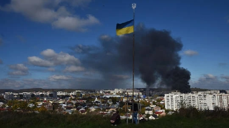 Theo các báo cáo mới nhất, Nga đã nhận ra NATO đang tăng cường chuẩn bị chiến tranh, dẫn đến việc Nga tiến hành các cuộc không kích lớn, bao gồm cả thủ đô Kiev của Ukraine, thậm chí tấn công vào sáu đại sứ quán. Ảnh: Getty Images.