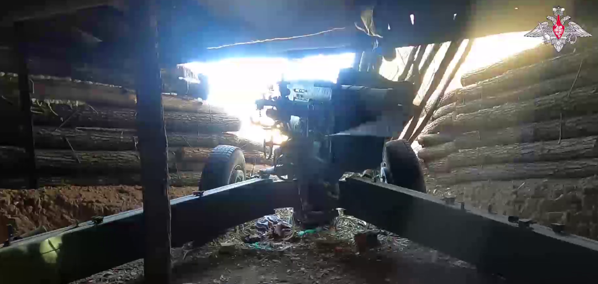 Theo Militarnyi Ukraine, sự xuất hiện của pháo D-74 trên chiến trường Ukraine cho thấy khả năng Triều Tiên đã cung cấp loại vũ khí này cho Nga, bởi pháo D-74 vẫn còn được sử dụng ở Triều Tiên và một số nước như Trung Quốc, Algeria.