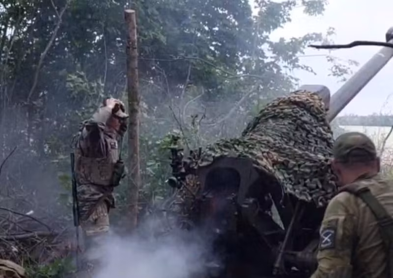 Ngoài ra, quân Nga đã tiến thêm vài trăm mét về phía nam từ trang trại Marevka gần Pogrebki. Đồng thời, họ cũng tiếp tục tiến công từ phía tây hướng về Malaya Loknya. Ảnh: Pravda.