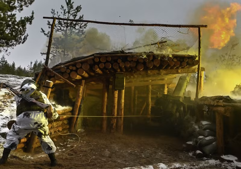 Đặc biệt, khi Quân đội Nga chiếm được một vị trí nào đó, cấp trên của quân Ukraine, không biết vị trí của quân Nga cũng như vị trí của chính quân mình, lại đưa ra một loạt mệnh lệnh sai lầm. Vì vậy, các binh sĩ ở tiền tuyến buộc phải tự hành động. Những người tuân thủ mệnh lệnh đến cuối cùng thì cuối cùng đều mất tích. Ảnh: RIA Novosti.