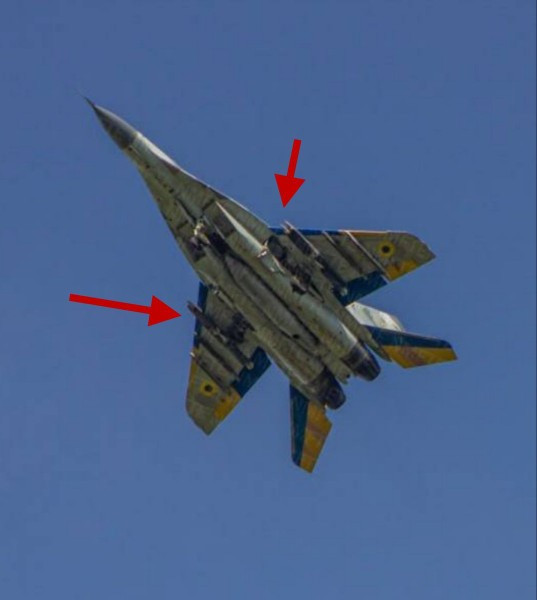 Vào tháng 5/2024, thông tin đầu tiên về việc Không quân Ukraine nghiên cứu sửa đổi tiêm kích Liên Xô để mang bom GBU-39 của Mỹ đã được hé lộ. Ngoài MiG-29 thì chiến đấu cơ hạng nặng Su-27 cũng có thể sử dụng loại đạn hàng không độ chính xác cao và rất nhỏ gọn nói trên.