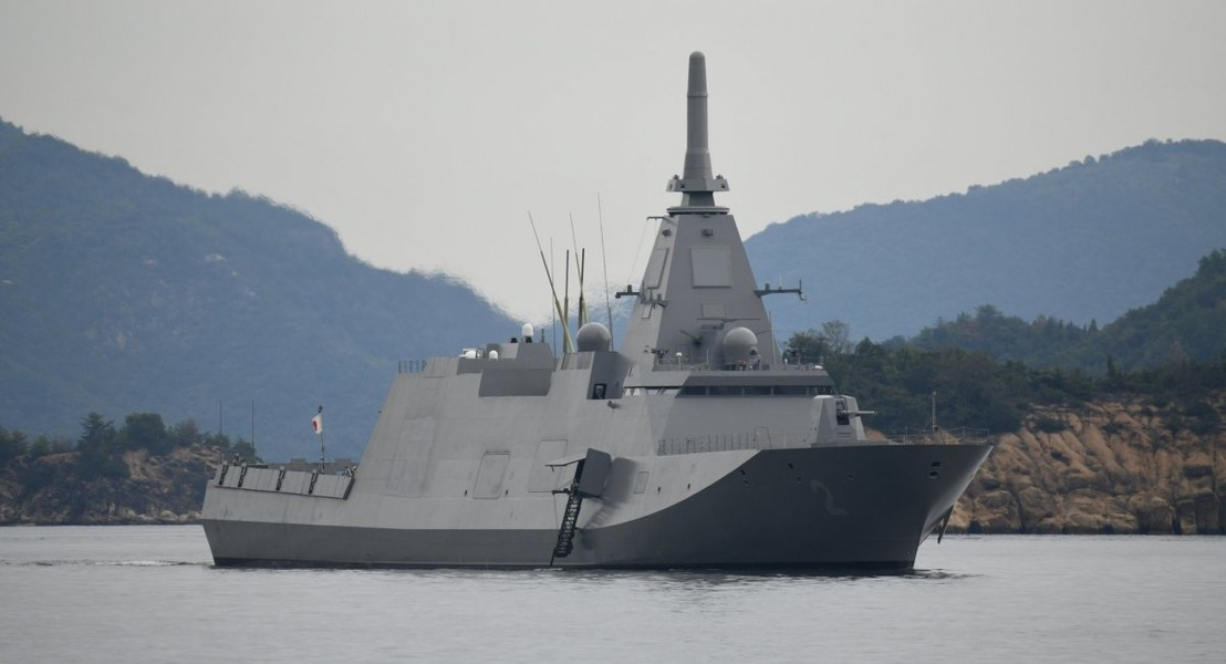 Không chỉ có vậy, phiên bản mới của tên lửa chống hạm Type 12 sẽ được tích hợp vào chiến hạm thế hệ mới, tầm hoạt động ban đầu của loại đạn nói trên 900 km và sau này sẽ lên tới 1.500 km.