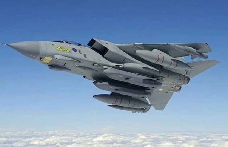 Sau đó, từ đêm 19 đến rạng sáng ngày 20/11, họ tiếp tục sử dụng tên lửa Storm Shadow của Anh để tấn công vào khu điền trang của Baryatinsky tại Maryino, thuộc vùng Kursk, Nga. Ảnh: Telegraph.