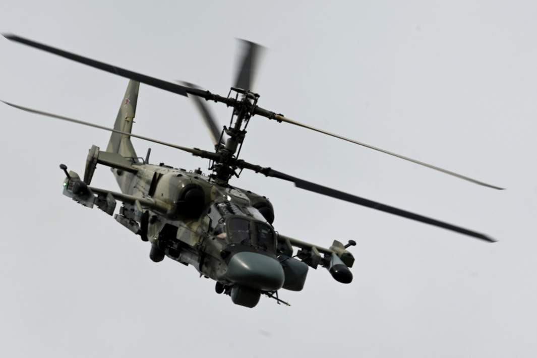 Phi công thử nghiệm xuất sắc Igor Malikov cũng nhấn mạnh rằng, ở độ cao siêu thấp, máy bay di chuyển nhanh, khiến đối phương không kịp phản ứng.