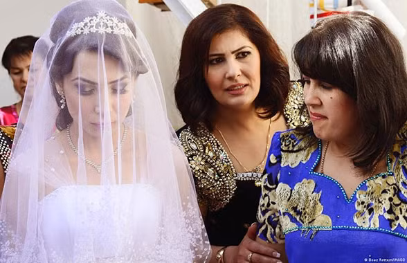 Kinh ngac dat nuoc che do da the, dan ong 'khoc thet'