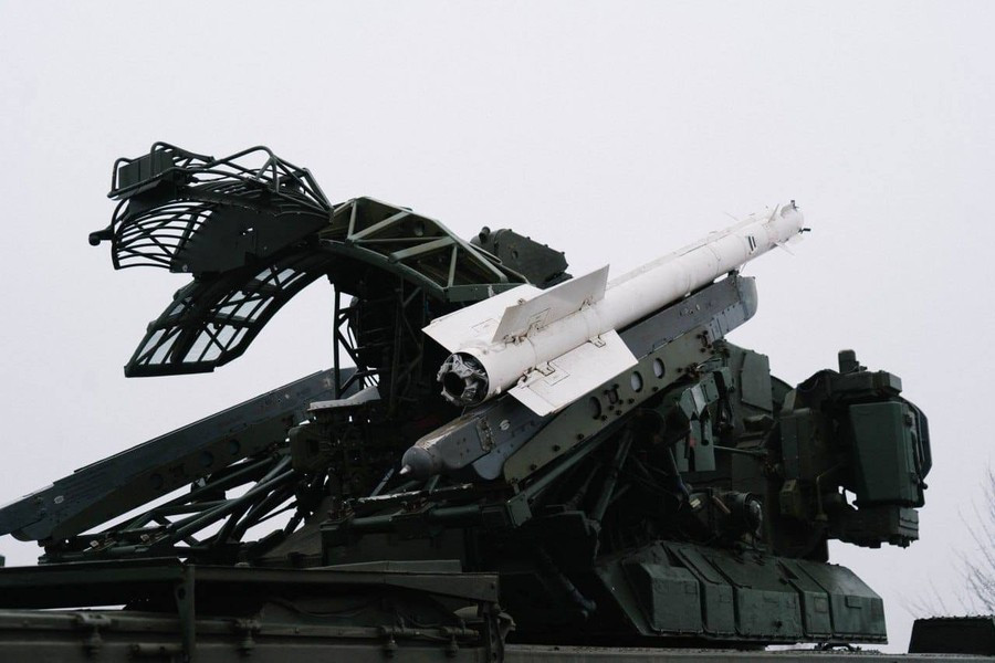 Đại diện tổ chức tiết lộ: “Tất cả các trung đoàn tên lửa phòng không của lực lượng mặt đất thuộc lực lượng vũ trang Ukraine có tổ hợp Osa trong thành phần tác chiến đều đã nhận được phiên bản nâng cấp”.