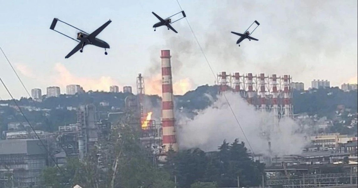 Nga 'phủ giáp' chống UAV cảm tử cho các nhà máy lọc dầu - Hình 3 Nga 'phu giap' chong UAV cam tu cho cac nha may loc dau-Hinh-3