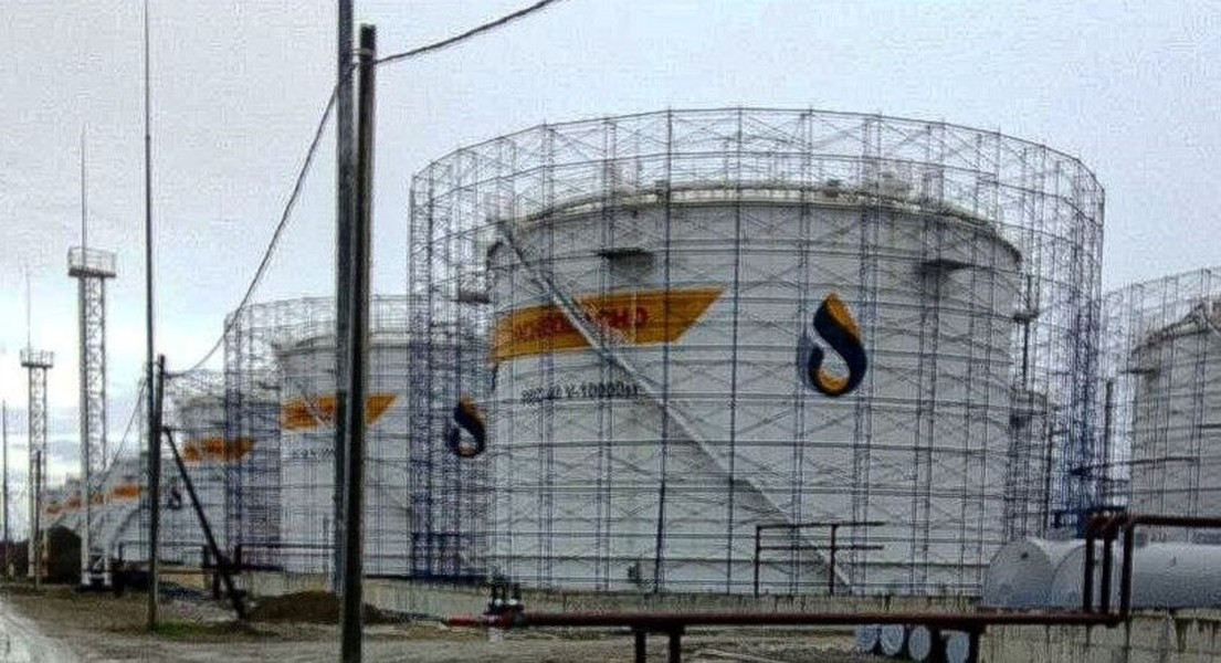 Nga 'phủ giáp' chống UAV cảm tử cho các nhà máy lọc dầu - Hình 4 Nga 'phu giap' chong UAV cam tu cho cac nha may loc dau-Hinh-4