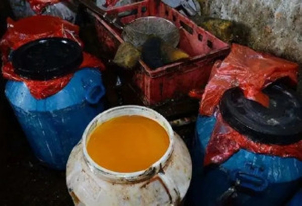 Cơ quan chức năng đang tiếp tục điều tra làm rõ vụ việc và sẽ có những biện pháp xử lý nghiêm khắc đối với các hành vi vi phạm. Đây được xem là một động thái mạnh mẽ nhằm răn đe và ngăn chặn những hành vi tương tự tái diễn, đồng thời bảo vệ quyền lợi và sức khỏe của người dân.