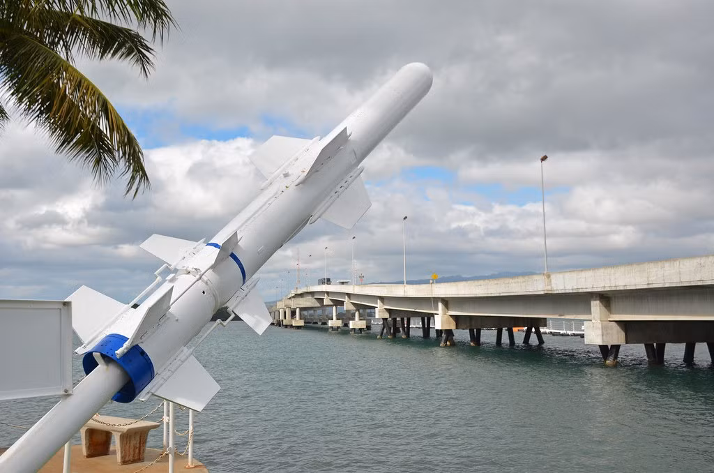 Quan trọng hơn, sự phát triển của Harpoon đã thúc đẩy việc tạo ra các hệ thống vũ khí khác tiên tiến hơn (cả tấn công và phòng thủ), mở ra kỷ nguyên mà công nghệ tên lửa đóng vai trò quan trọng trong việc thể hiện sức mạnh hải quân.