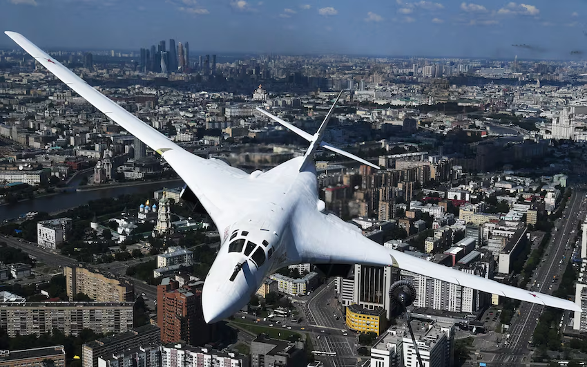 Cải tiến bao gồm khả năng tấn công chính xác cao, hệ thống tác chiến điện tử tối tân, cùng khả năng chống chịu vượt trội trước hệ thống phòng không tiên tiến. Ảnh: Getty Images.