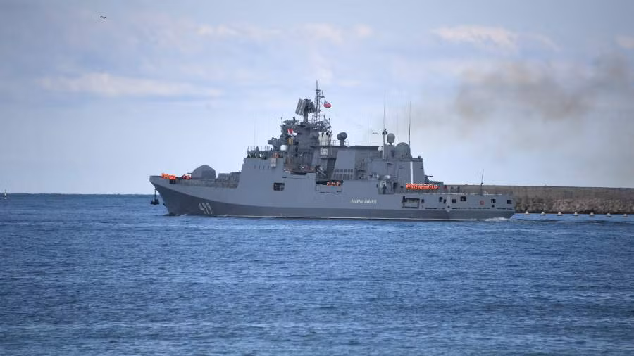 Từ khi bắt đầu chiến dịch quân sự đặc biệt, Hạm đội Biển Đen đã triển khai nhiều đợt tấn công lớn vào các khu vực trọng yếu của Ukraine. Các tàu đổ bộ đã đổ quân ở biển Azov hỗ trợ chiếm giữ thành phố Melitopol. Các tàu chiến như "Đô đốc Makarov" và "Đô đốc Essen" xuất hiện tại Odessa, thực hiện nhiều đợt pháo kích vào các mục tiêu ven biển và bắn hạ các máy bay không người lái "Bayraktar" của Ukraine.