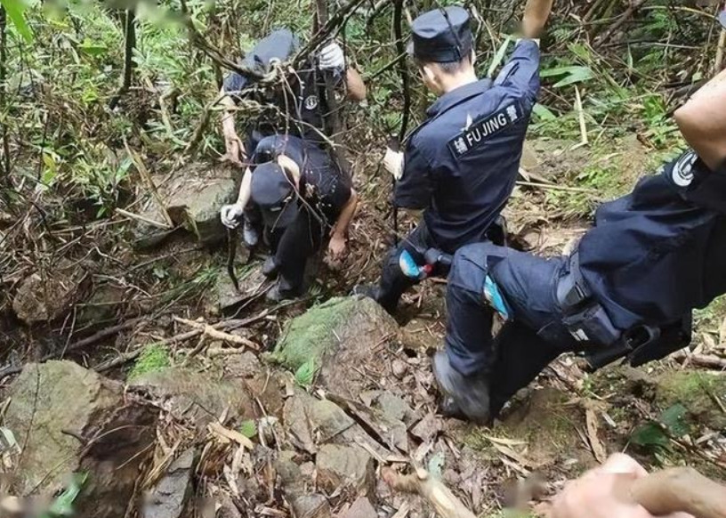 Sau khi sát hại chồng, Tinh Nguyệt giả vờ không biết chuyện gì, thậm chí còn đến nhà bố mẹ chồng hỏi về Tôn Dương và đề nghị báo cảnh sát. Cô cùng gia đình đi tìm Tôn Dương và báo cảnh sát về sự mất tích của anh.