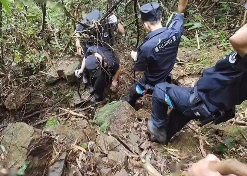 Sau khi sát hại chồng, Tinh Nguyệt giả vờ không biết chuyện gì, thậm chí còn đến nhà bố mẹ chồng hỏi về Tôn Dương và đề nghị báo cảnh sát. Cô cùng gia đình đi tìm Tôn Dương và báo cảnh sát về sự mất tích của anh.