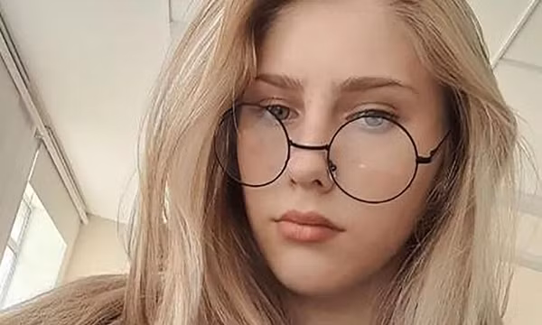 Sự xuất hiện của một con lợn cái hung dữ trong chuồng đã khiến cảnh sát ban đầu nghiêng về giả thuyết tai nạn, họ cho rằng Milena bị lợn húc ngã, sau đó bị cắn đứt động mạch cổ dẫn đến tử vong. Gia đình nạn nhân cũng xác nhận sự hung dữ của con lợn này, càng củng cố thêm giả thuyết Milena Shevelyova gặp tai nạn.