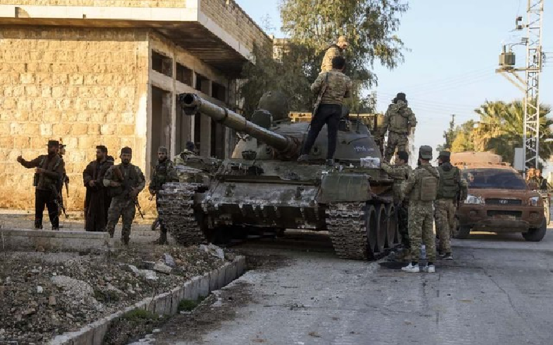 Tuy nhiên, vào sáng ngày 8/12, một chiếc máy bay tư nhân khác lại hướng đến UAE, nhưng không có xác nhận chính thức nào về nơi ở của Assad. Hãng tin Reuters đưa tin một chiếc máy bay của Syrian Air đã cất cánh từ sân bay Damascus vào khoảng thời gian được báo cáo rằng thủ đô đã bị lực lượng nổi dậy chiếm giữ. Ảnh: PTI.